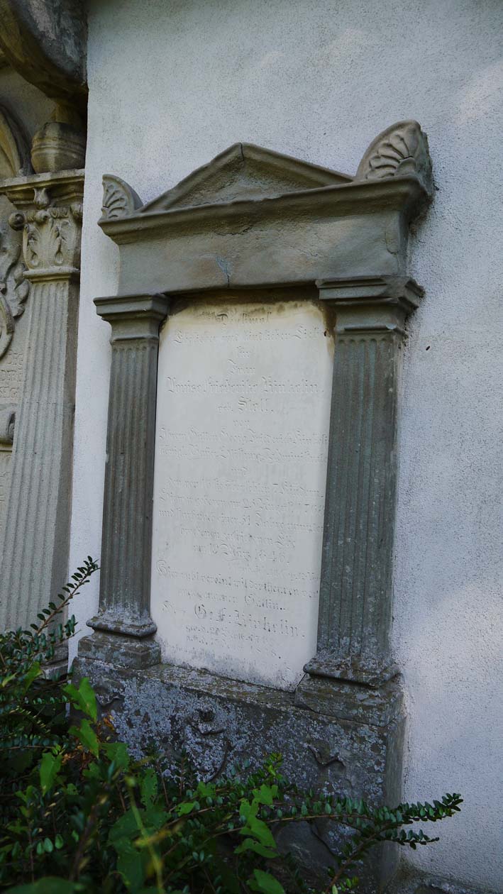 saniertes Grab Kinkelin auf dem alten Friedhof Lindau